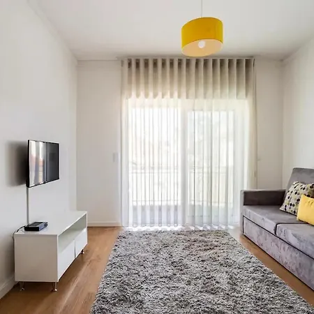 Luxury Anibal Cunha * ポルト